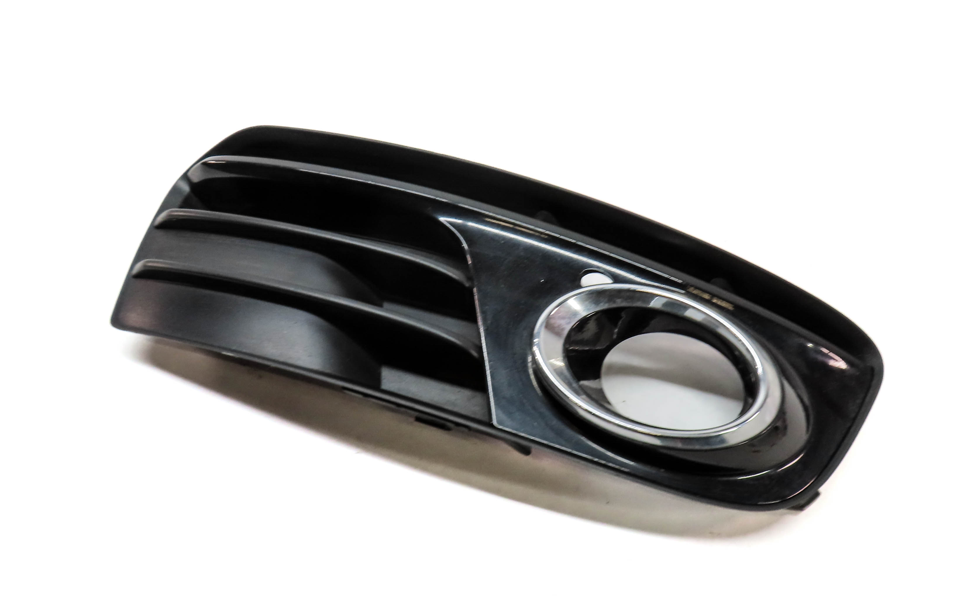 2013-2016 AUDI Q5 (B8 8R) RIGHT FRONT PASSENGER FOGLIGHT LIGHT LAMP GRILLE TRIM — exact item pictured